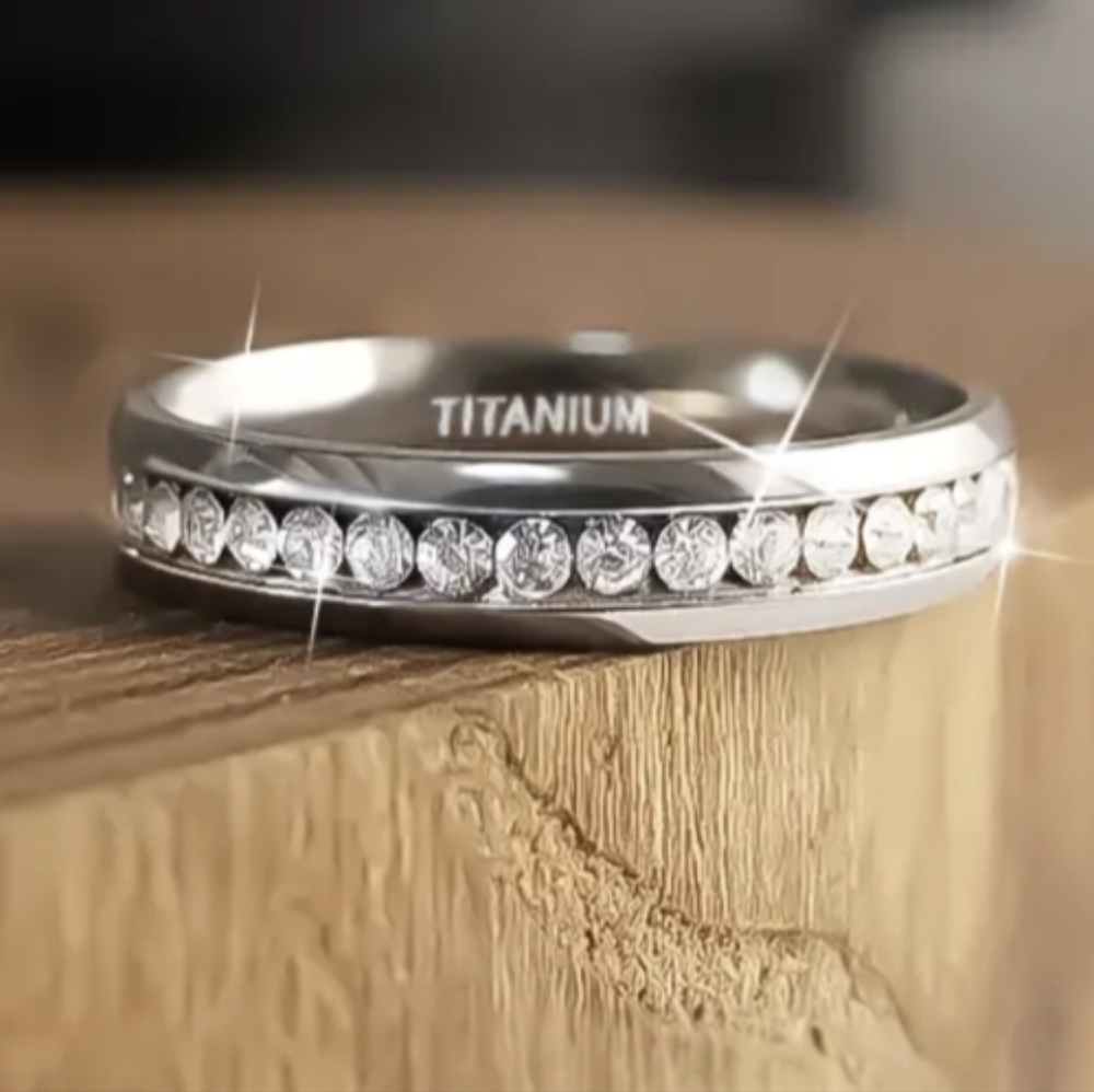 Channel Set Titanium Band Ring w/clear CZ  All The Way Around Size 8 NWT